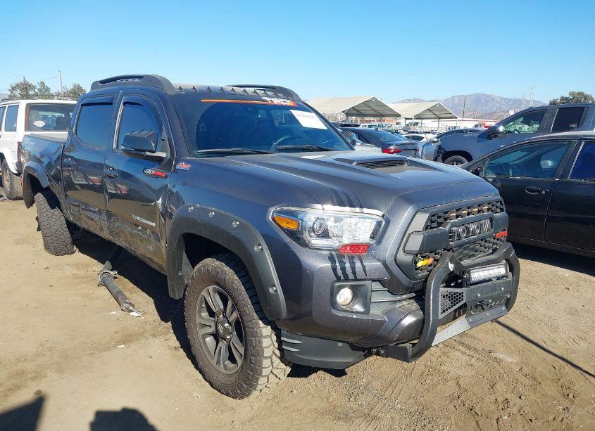 2019 Toyota Tacoma TRD SPORT (VIN 3TMAZ5CN5KM094939) main photo