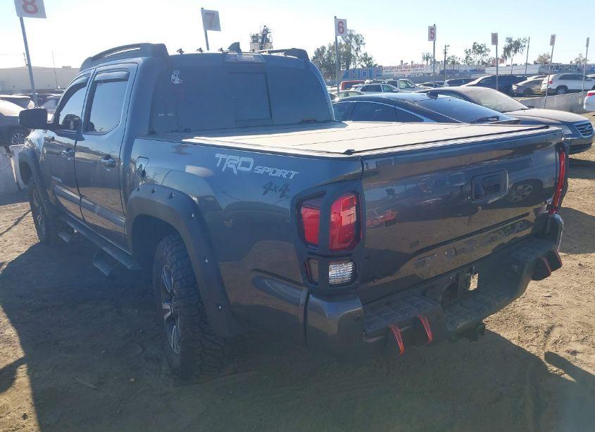Photo 3 of 2019 Toyota Tacoma TRD SPORT (VIN 3TMAZ5CN5KM094939)