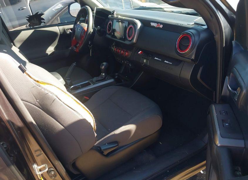 Photo 5 of 2019 Toyota Tacoma TRD SPORT (VIN 3TMAZ5CN5KM094939)