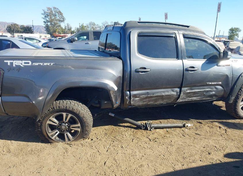 Photo 6 of 2019 Toyota Tacoma TRD SPORT (VIN 3TMAZ5CN5KM094939)