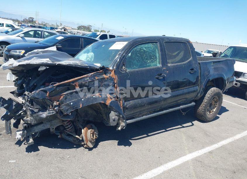 Photo 2 of 2019 Toyota Tacoma SR5 V6 (VIN 3TMAZ5CN5KM097498)