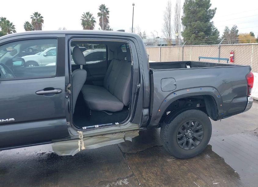 Photo 6 of 2020 Toyota Tacoma SR5 V6 (VIN 3TMAZ5CN5LM136771)