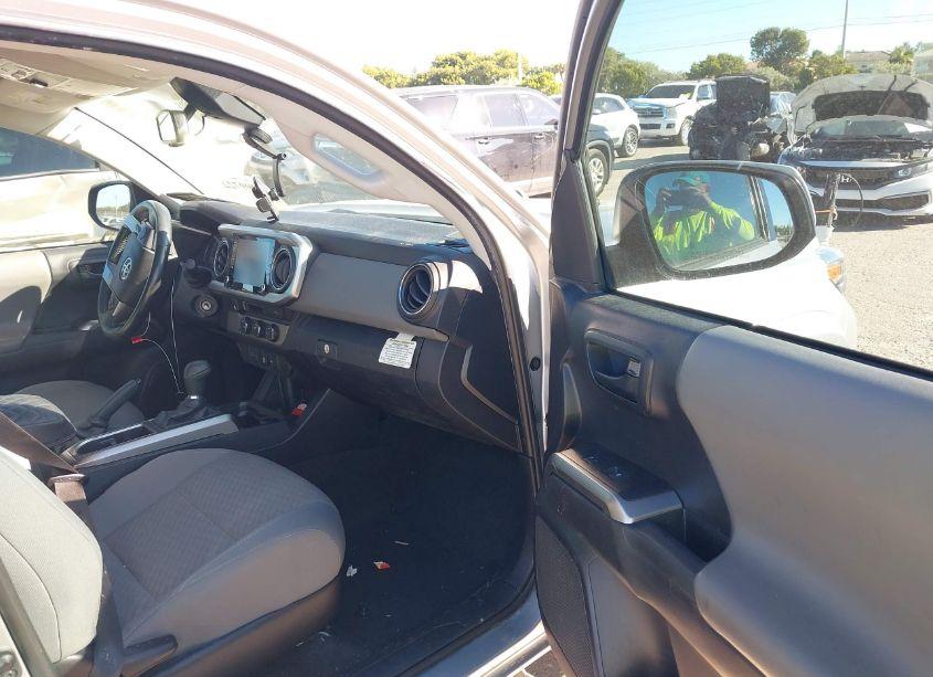 Photo 5 of 2021 Toyota Tacoma SR5 V6 (VIN 3TMAZ5CN5MM151661)