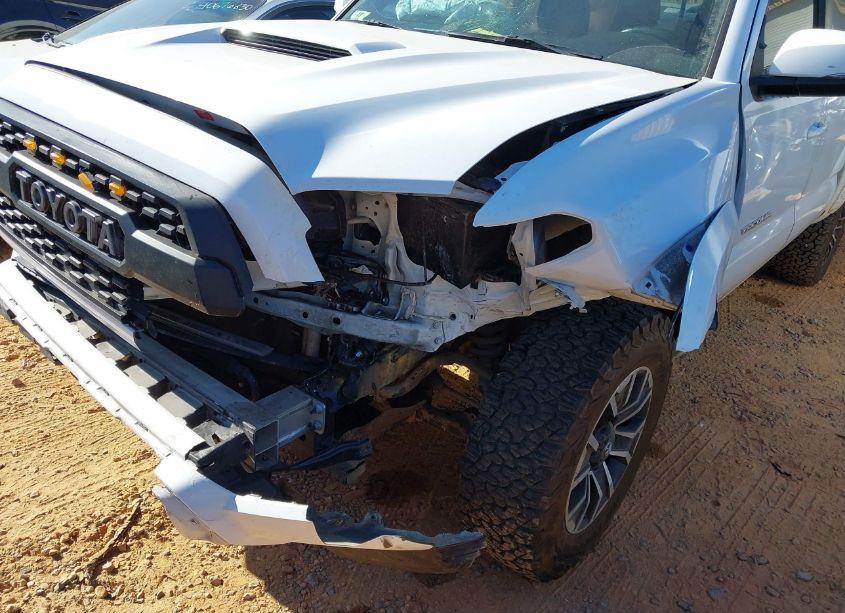 Photo 6 of 2022 Toyota Tacoma TRD SPORT (VIN 3TMAZ5CN5NM181292)