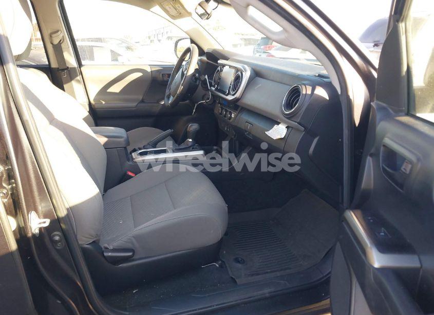 Photo 5 of 2022 Toyota Tacoma SR5 V6 (VIN 3TMAZ5CN5NM194169)