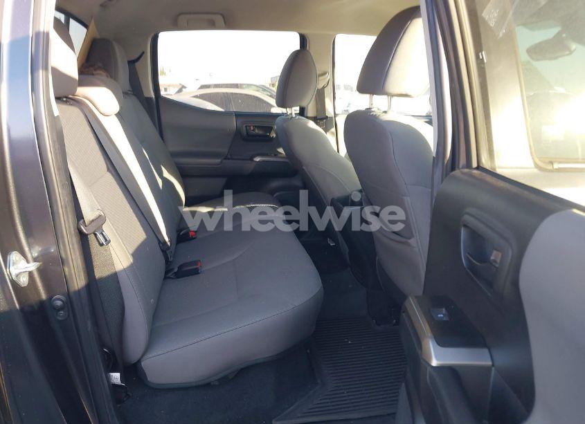 Photo 8 of 2022 Toyota Tacoma SR5 V6 (VIN 3TMAZ5CN5NM194169)