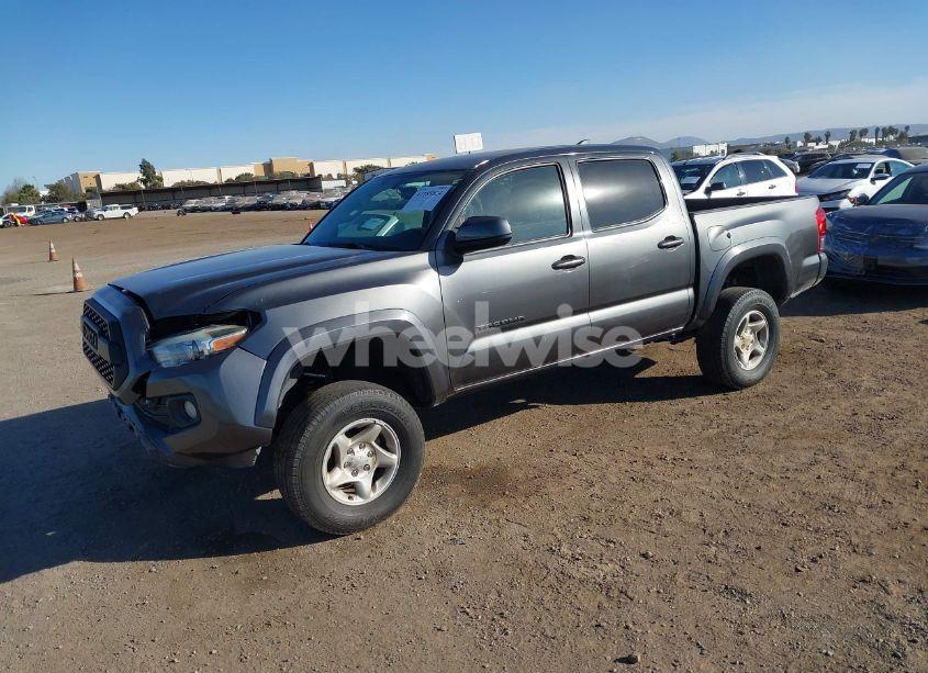 Photo 2 of 2016 Toyota Tacoma SR5 V6 (VIN 3TMAZ5CN6GM019657)