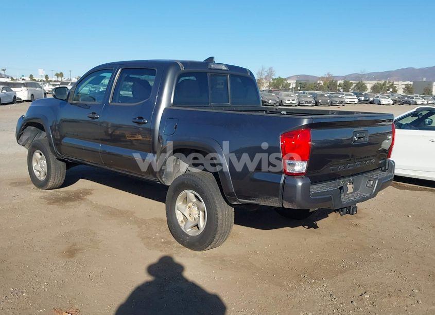 Photo 3 of 2016 Toyota Tacoma SR5 V6 (VIN 3TMAZ5CN6GM019657)