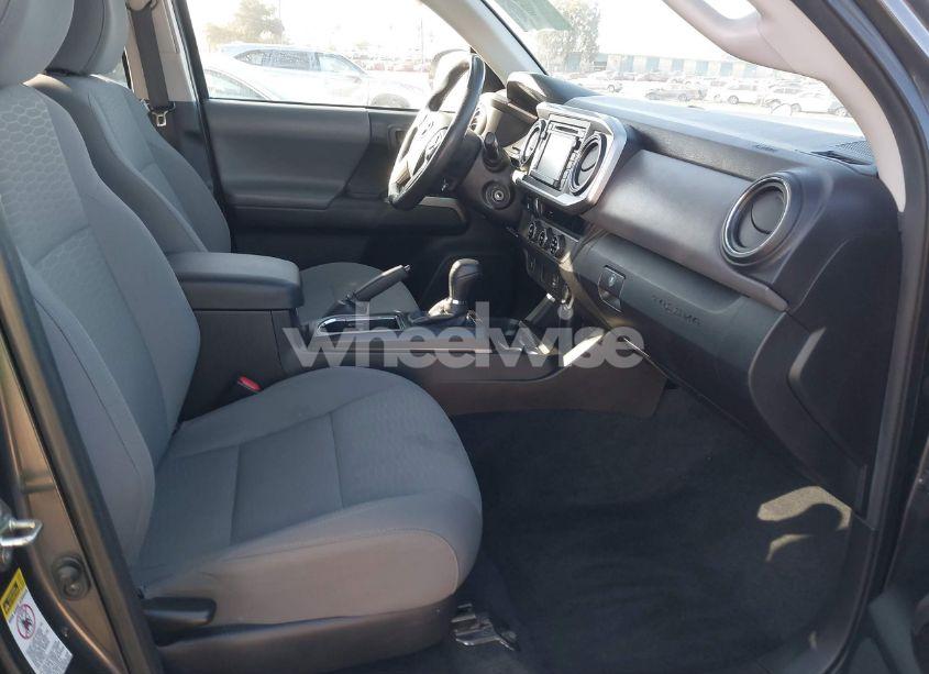 Photo 5 of 2016 Toyota Tacoma SR5 V6 (VIN 3TMAZ5CN6GM019657)