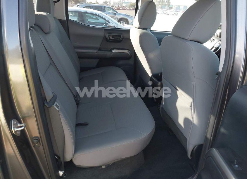 Photo 8 of 2016 Toyota Tacoma SR5 V6 (VIN 3TMAZ5CN6GM019657)