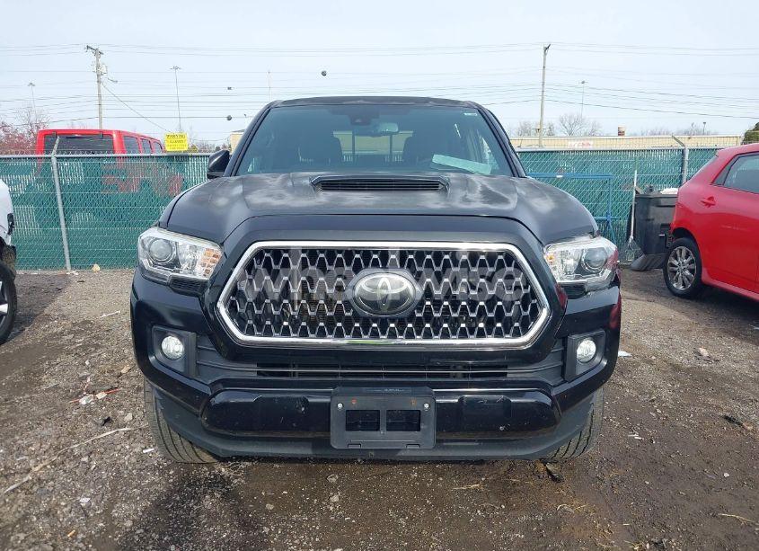 Photo 13 of 2018 Toyota Tacoma TRD SPORT (VIN 3TMAZ5CN6JM055632)