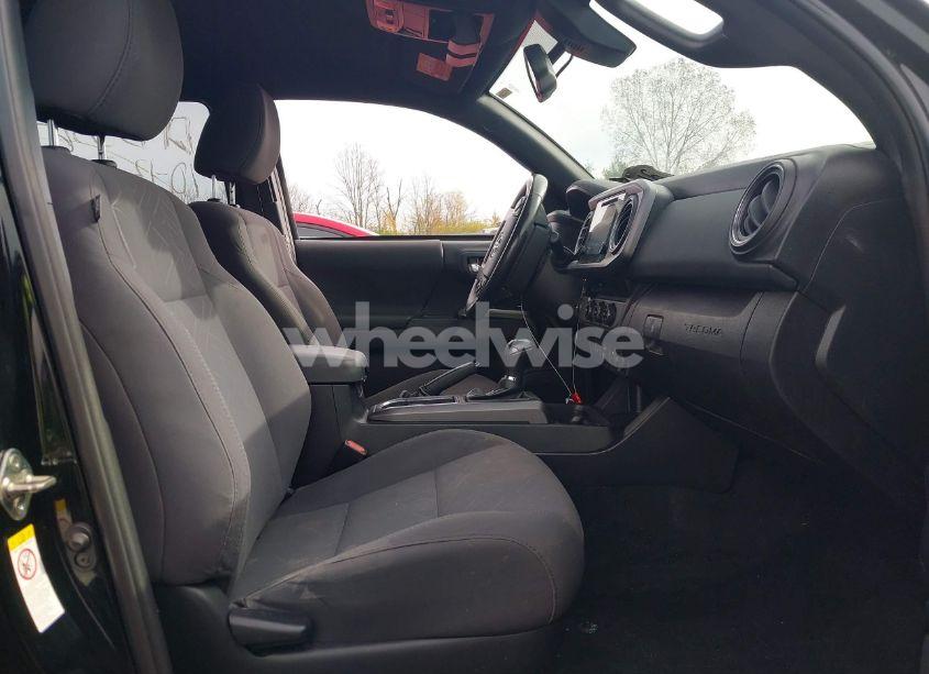 Photo 5 of 2018 Toyota Tacoma TRD SPORT (VIN 3TMAZ5CN6JM055632)