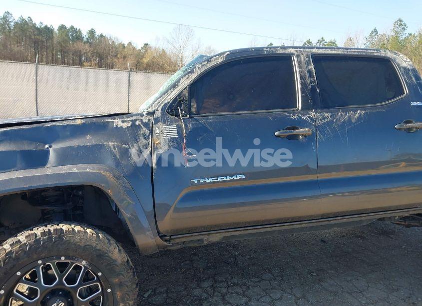 Photo 13 of 2018 Toyota Tacoma SR5 V6 (VIN 3TMAZ5CN6JM069319)