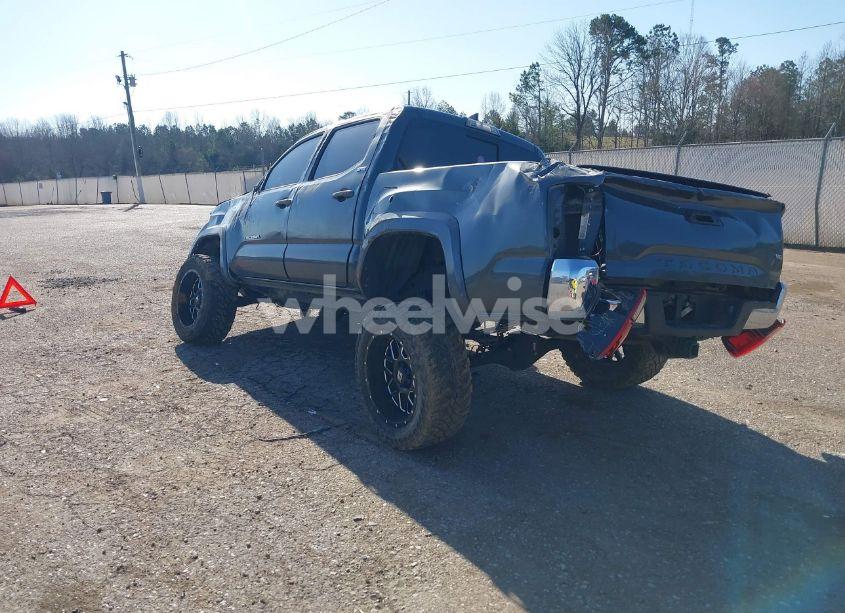 Photo 3 of 2018 Toyota Tacoma SR5 V6 (VIN 3TMAZ5CN6JM069319)