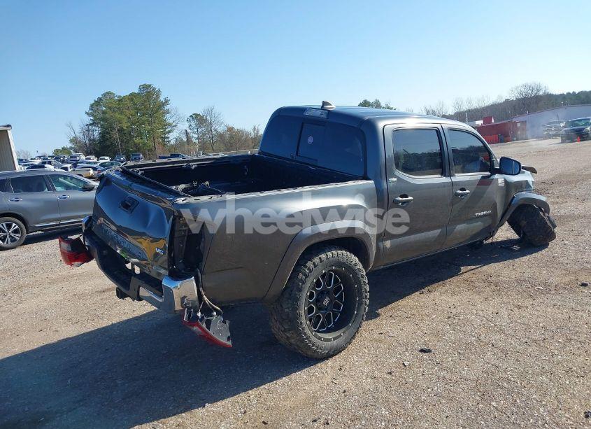 Photo 4 of 2018 Toyota Tacoma SR5 V6 (VIN 3TMAZ5CN6JM069319)