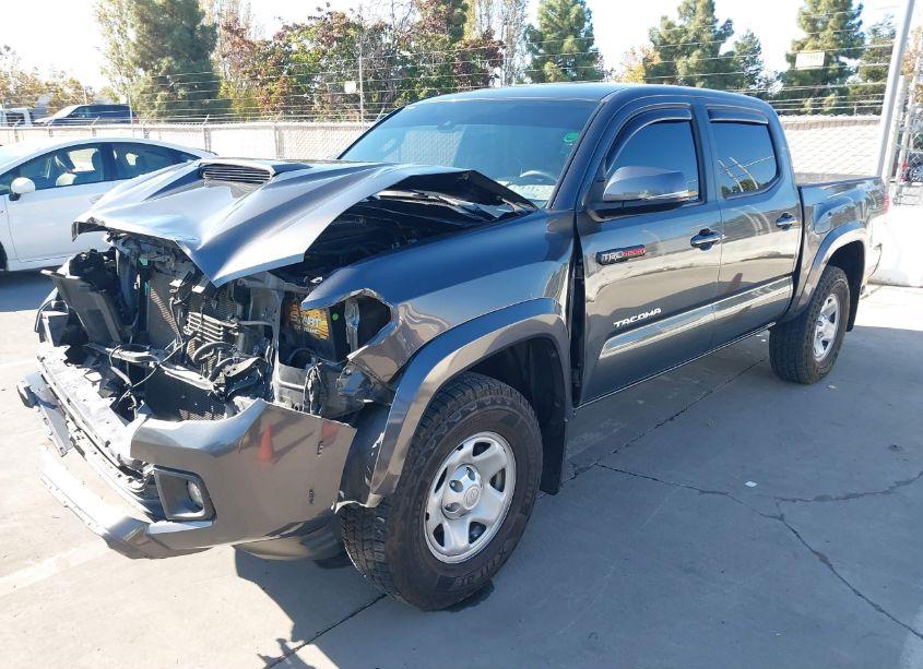 Photo 2 of 2019 Toyota Tacoma TRD SPORT (VIN 3TMAZ5CN6KM088180)