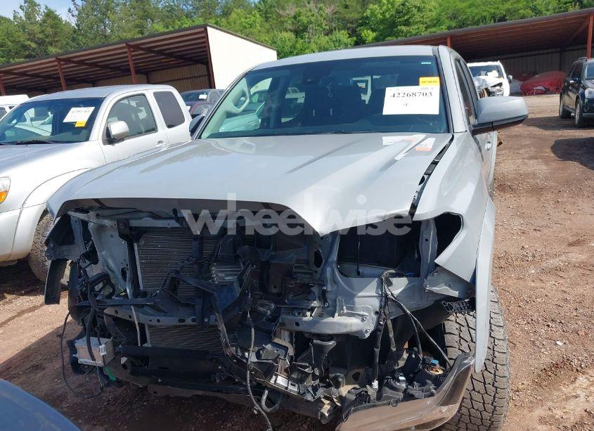 Photo 6 of 2019 Toyota Tacoma SR5 V6 (VIN 3TMAZ5CN6KM102109)