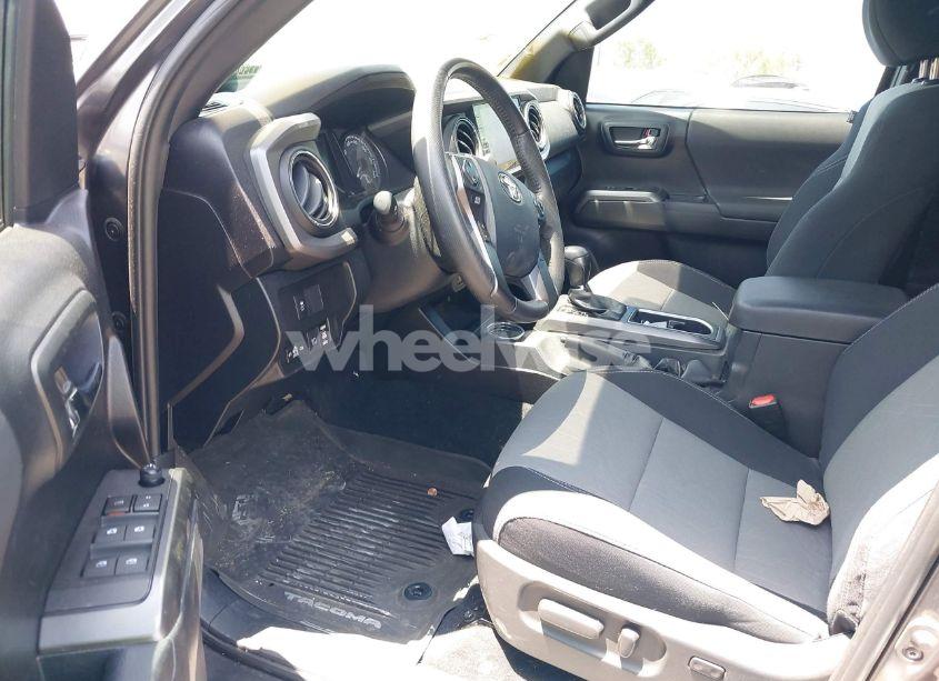 Photo 5 of 2020 Toyota Tacoma TRD OFF-ROAD (VIN 3TMAZ5CN6LM138383)