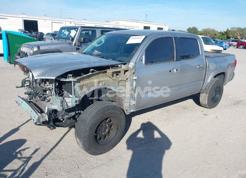 Photo 2 of 2016 Toyota Tacoma SR5 V6 (VIN 3TMAZ5CN7GM020865)