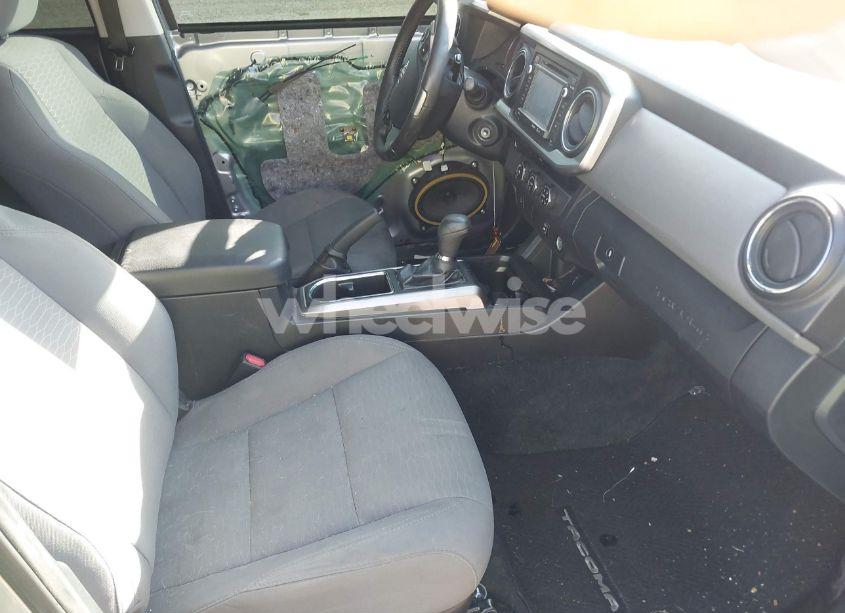 Photo 5 of 2016 Toyota Tacoma SR5 V6 (VIN 3TMAZ5CN7GM020865)