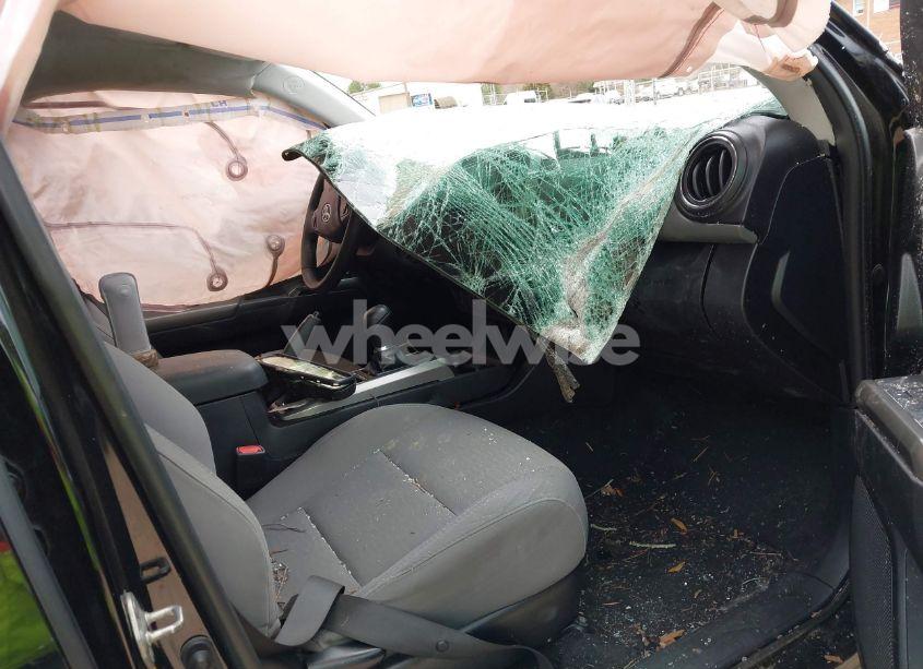 Photo 5 of 2017 Toyota Tacoma SR5 V6 (VIN 3TMAZ5CN7HM043144)