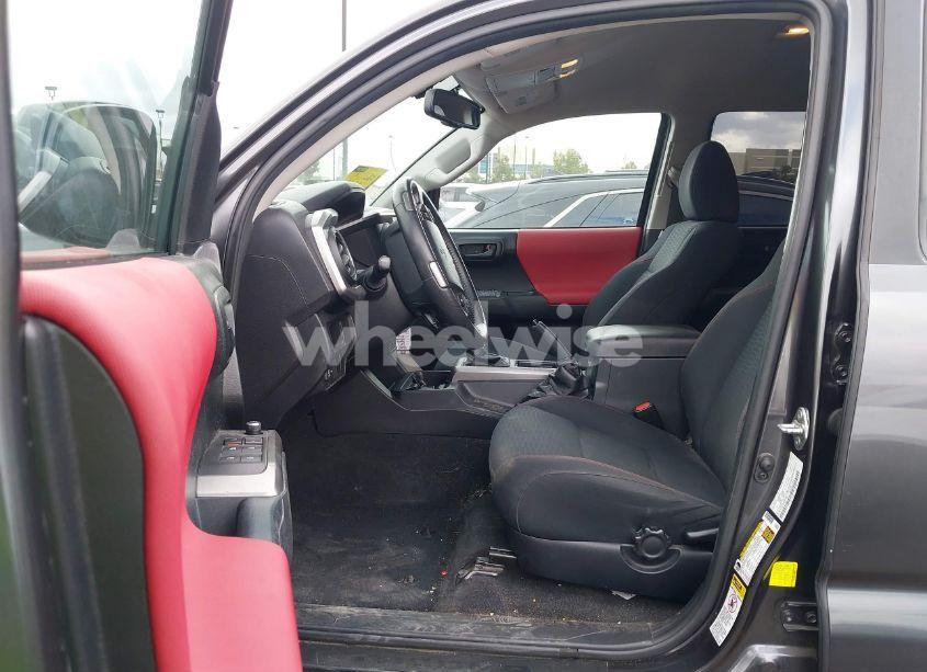 Photo 5 of 2017 Toyota Tacoma SR5 V6 (VIN 3TMAZ5CN7HM046710)