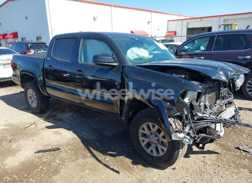2018 Toyota Tacoma SR5 V6 (VIN 3TMAZ5CN7JM066588) main photo