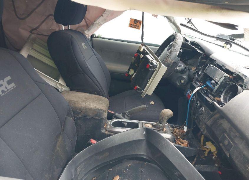 Photo 5 of 2018 Toyota Tacoma SR5 V6 (VIN 3TMAZ5CN7JM068289)