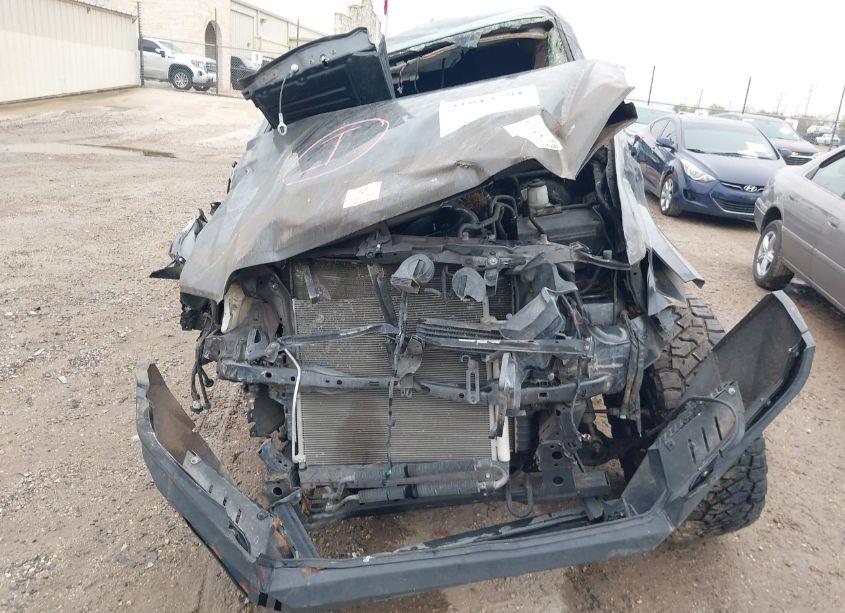 Photo 6 of 2018 Toyota Tacoma SR5 V6 (VIN 3TMAZ5CN7JM068289)