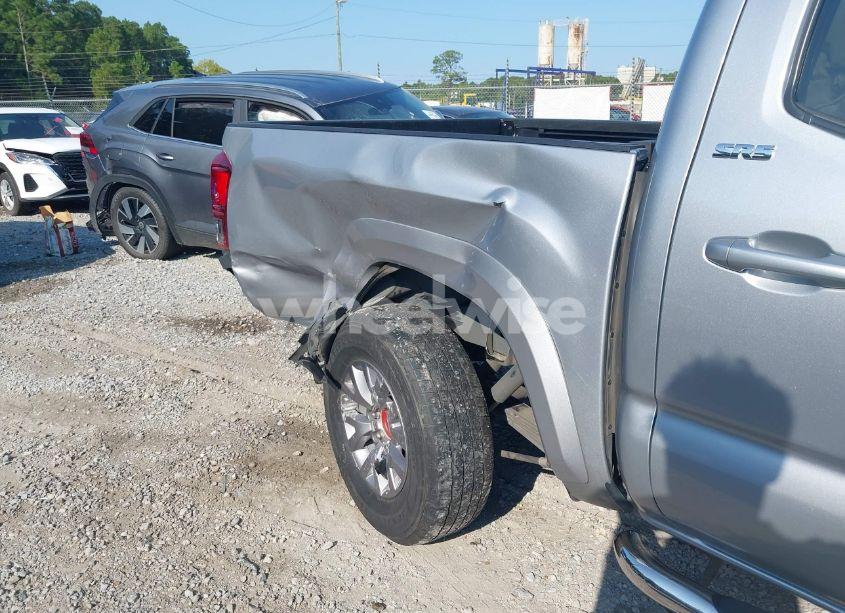 Photo 6 of 2019 Toyota Tacoma SR5 V6 (VIN 3TMAZ5CN7KM103964)