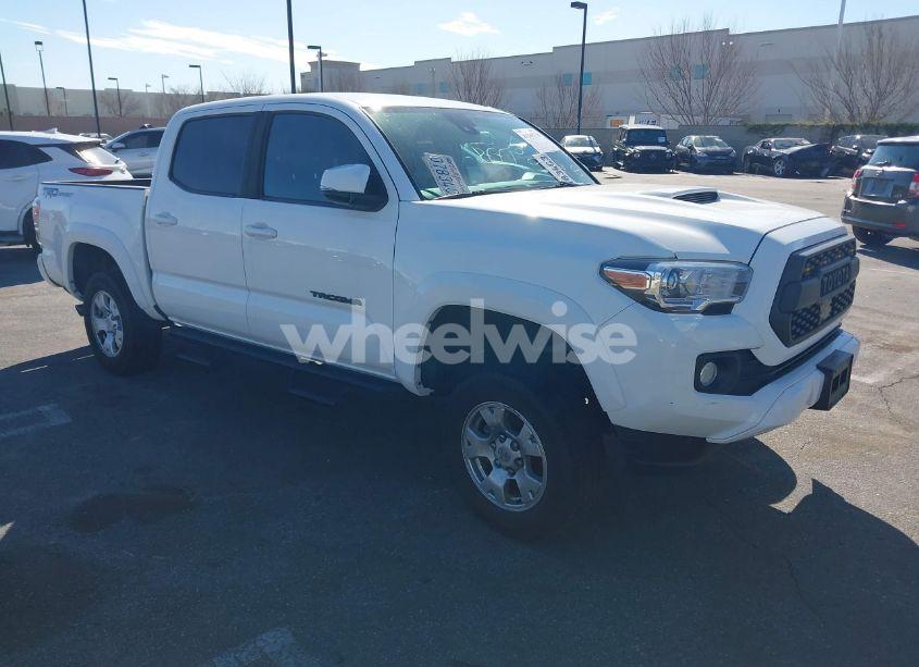 2021 Toyota Tacoma TRD SPORT (VIN 3TMAZ5CN7MM142699) main photo