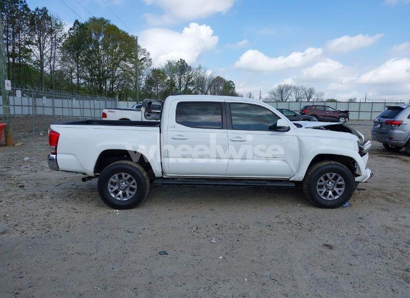 Photo 13 of 2017 Toyota Tacoma SR5 V6 (VIN 3TMAZ5CN8HM045727)