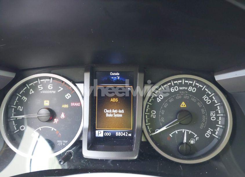 Photo 7 of 2017 Toyota Tacoma SR5 V6 (VIN 3TMAZ5CN8HM045727)