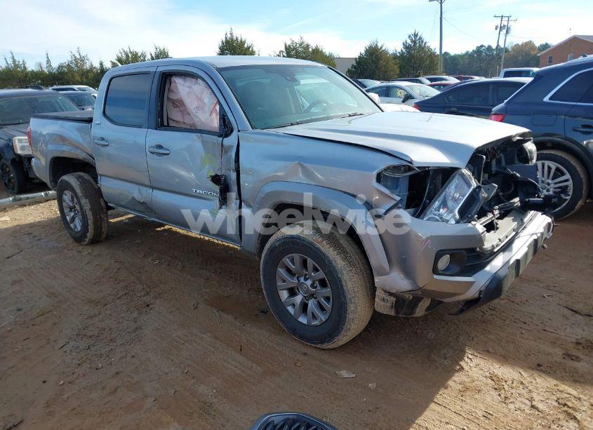 2018 Toyota Tacoma SR5 V6 (VIN 3TMAZ5CN8JM070987) main photo