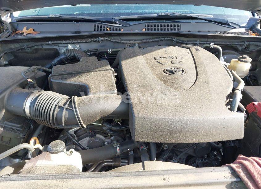 Photo 10 of 2018 Toyota Tacoma SR5 V6 (VIN 3TMAZ5CN8JM070987)