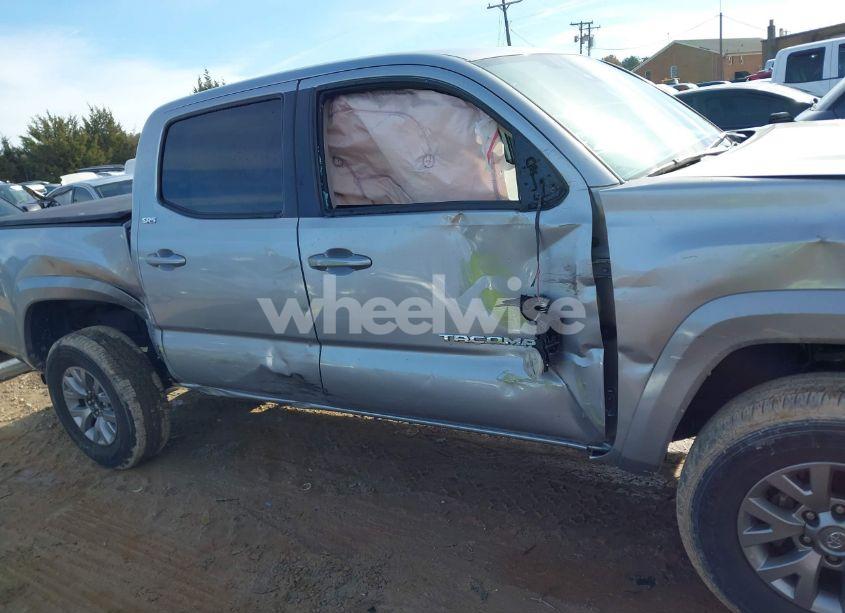 Photo 14 of 2018 Toyota Tacoma SR5 V6 (VIN 3TMAZ5CN8JM070987)