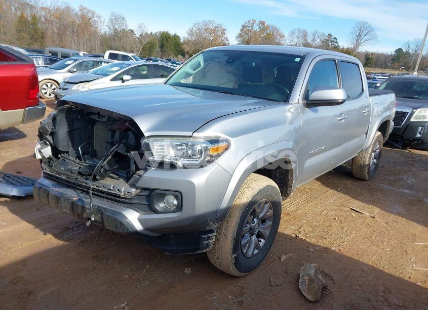 Photo 2 of 2018 Toyota Tacoma SR5 V6 (VIN 3TMAZ5CN8JM070987)