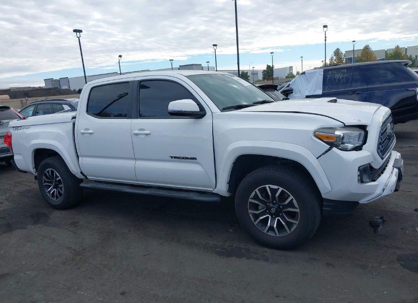 Photo 13 of 2019 Toyota Tacoma TRD SPORT (VIN 3TMAZ5CN8KM087127)