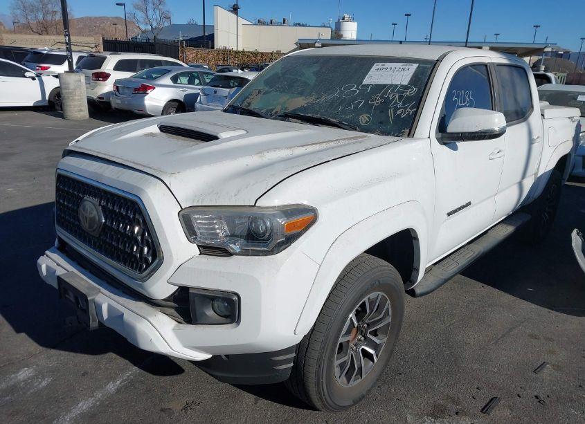 Photo 2 of 2019 Toyota Tacoma TRD SPORT (VIN 3TMAZ5CN8KM087127)