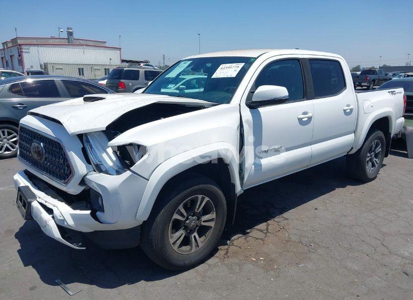 Photo 2 of 2019 Toyota Tacoma TRD SPORT (VIN 3TMAZ5CN8KM105691)