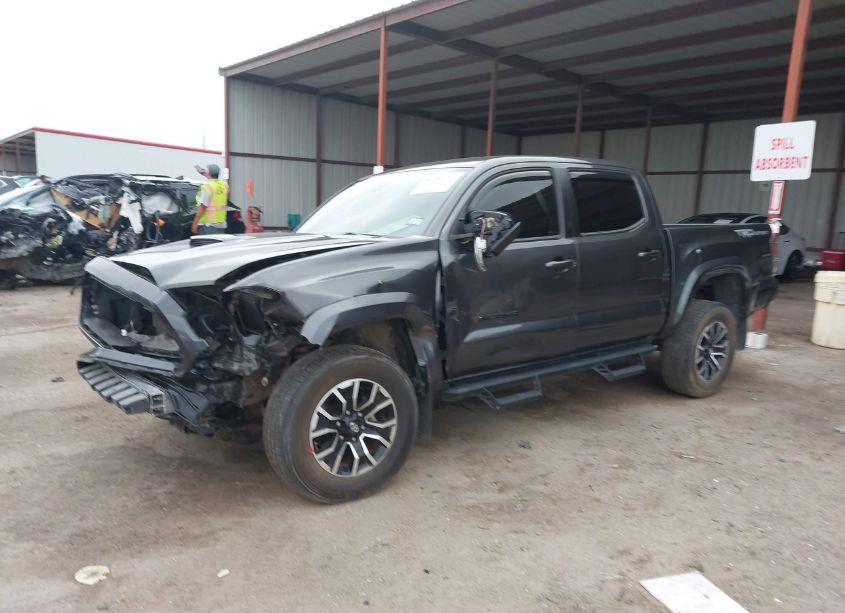 Photo 2 of 2020 Toyota Tacoma TRD SPORT (VIN 3TMAZ5CN8LM123741)