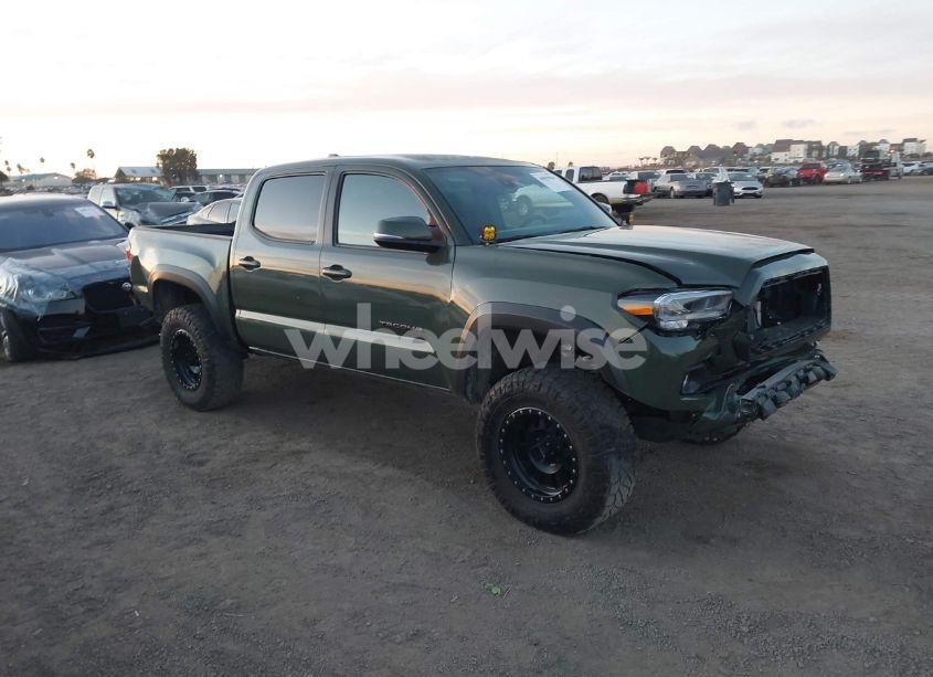 2022 Toyota Tacoma TRD OFF ROAD (VIN 3TMAZ5CN8NM181142) main photo