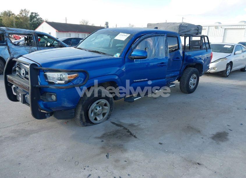 Photo 2 of 2016 Toyota Tacoma SR5 V6 (VIN 3TMAZ5CN9GM001170)