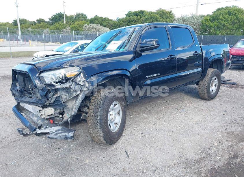 Photo 2 of 2016 Toyota Tacoma SR5 V6 (VIN 3TMAZ5CN9GM014646)
