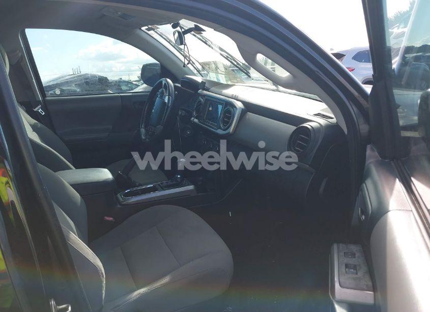 Photo 5 of 2016 Toyota Tacoma SR5 V6 (VIN 3TMAZ5CN9GM014646)