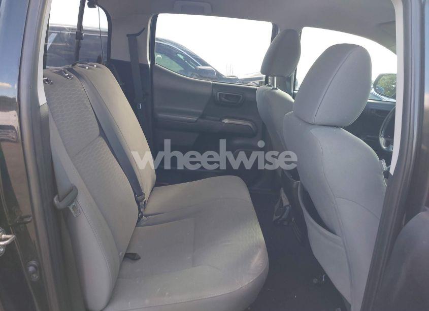 Photo 8 of 2016 Toyota Tacoma SR5 V6 (VIN 3TMAZ5CN9GM014646)