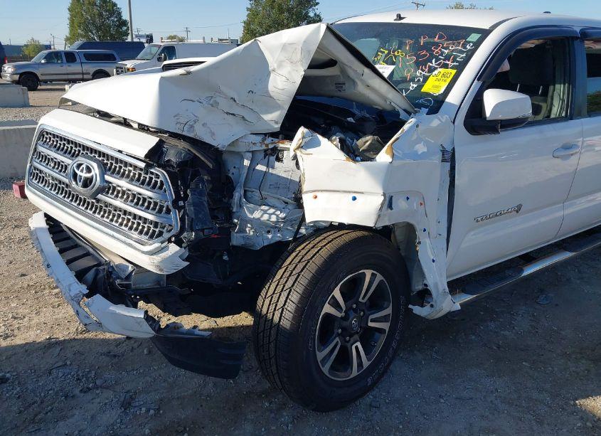 Photo 16 of 2016 Toyota Tacoma TRD SPORT (VIN 3TMAZ5CN9GM020334)