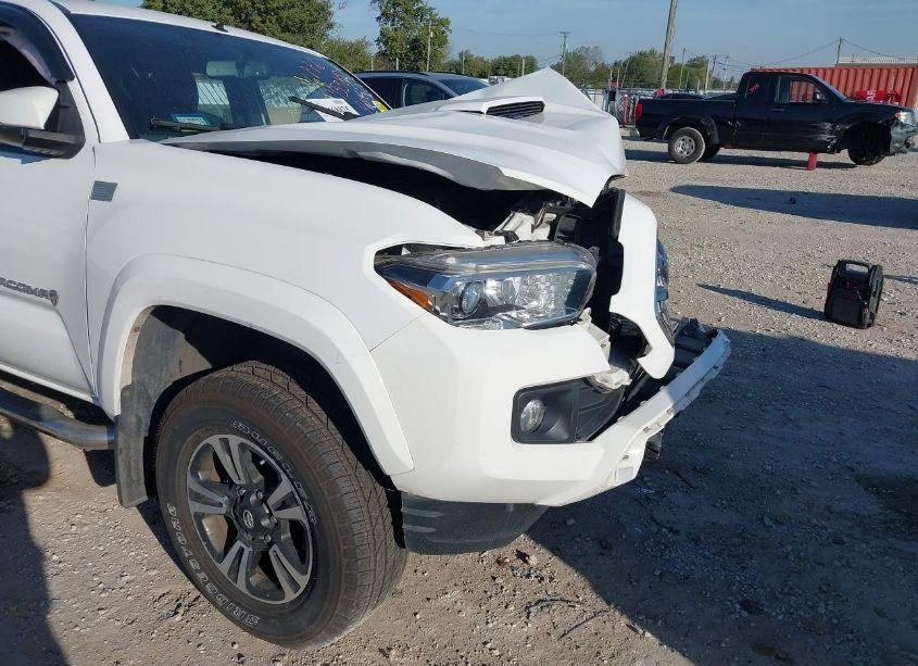 Photo 17 of 2016 Toyota Tacoma TRD SPORT (VIN 3TMAZ5CN9GM020334)