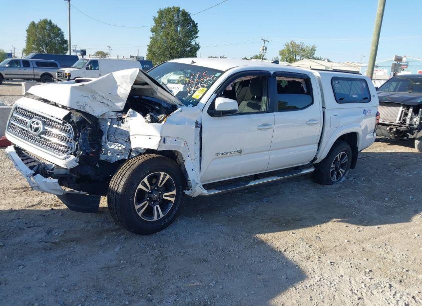 Photo 2 of 2016 Toyota Tacoma TRD SPORT (VIN 3TMAZ5CN9GM020334)