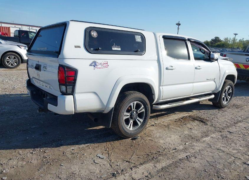 Photo 4 of 2016 Toyota Tacoma TRD SPORT (VIN 3TMAZ5CN9GM020334)